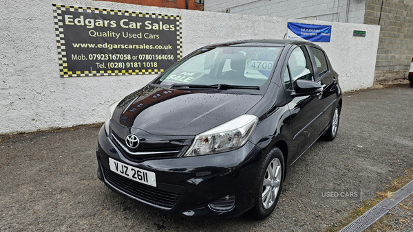 Toyota Yaris HATCHBACK in Down