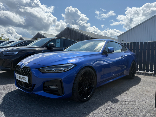 BMW 4 Series COUPE in Down