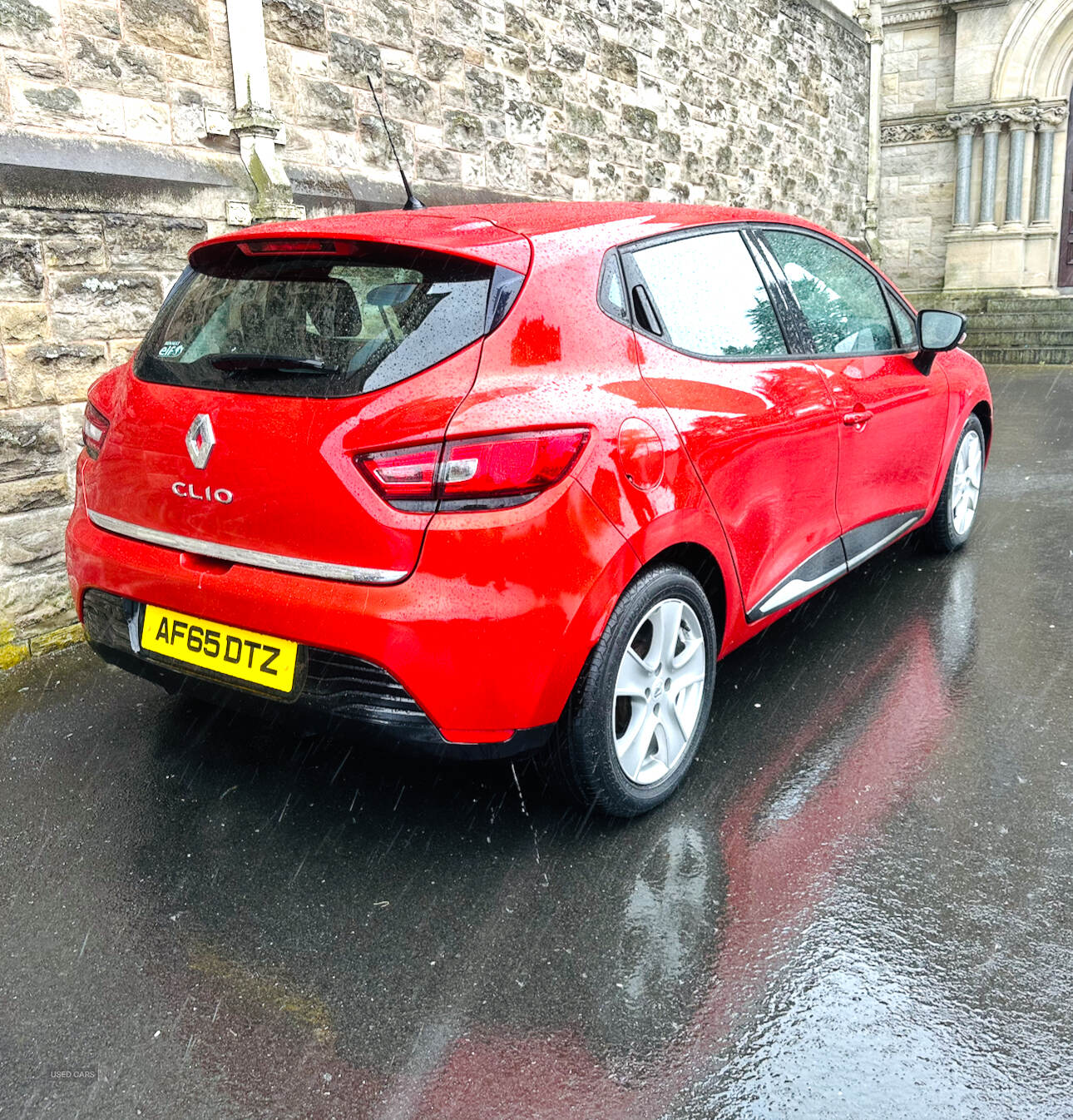 Sep 2015 Renault Clio 1.2 16V Dynamique Nav 5dr