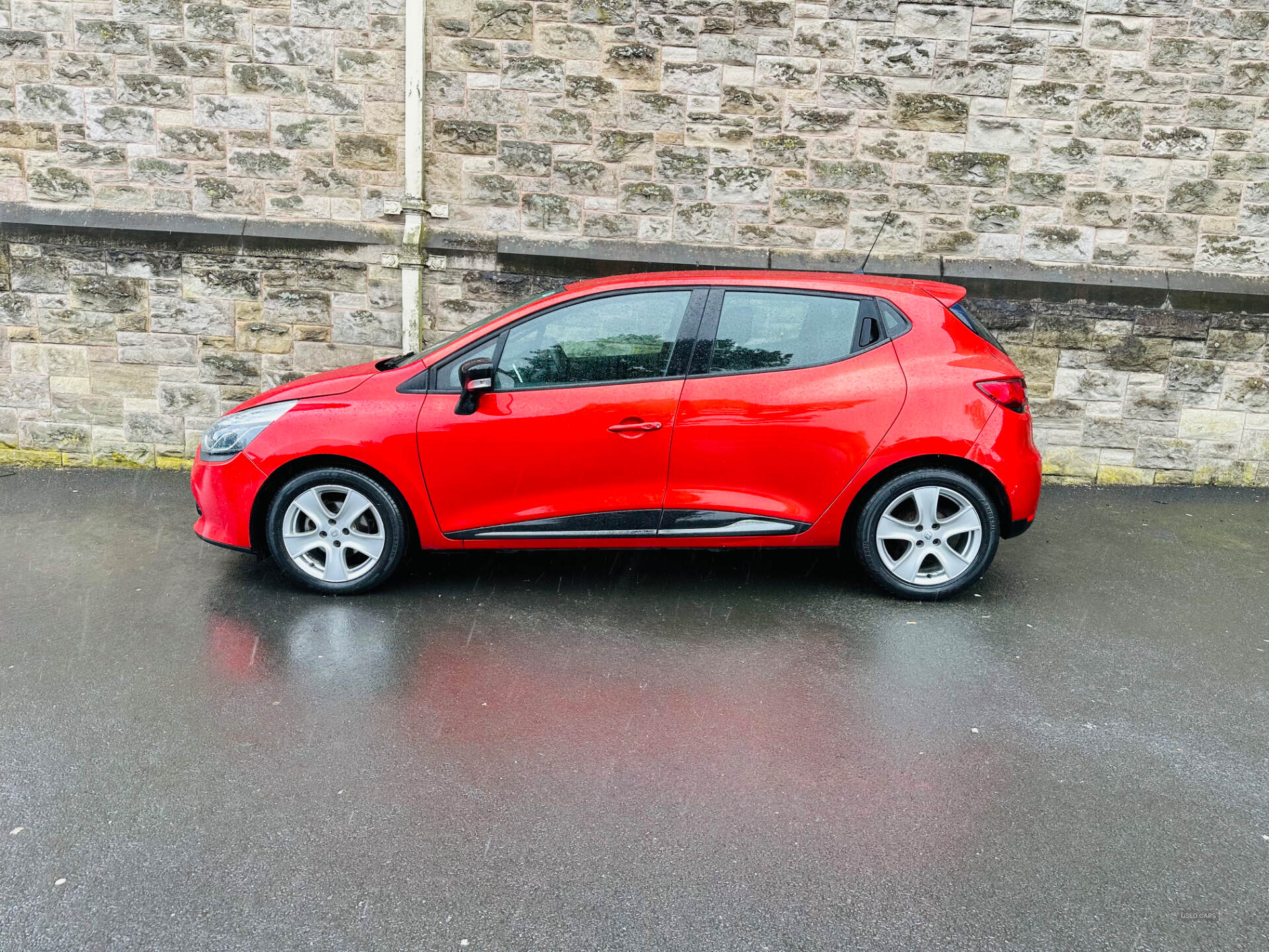 Sep 2015 Renault Clio 1.2 16V Dynamique Nav 5dr