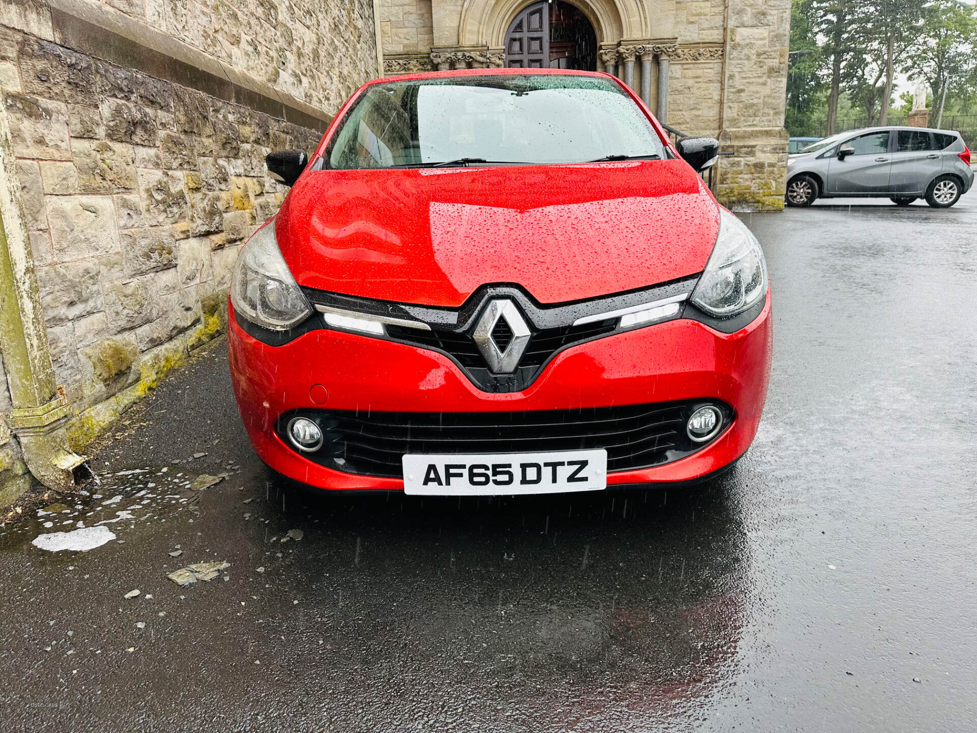 Sep 2015 Renault Clio 1.2 16V Dynamique Nav 5dr