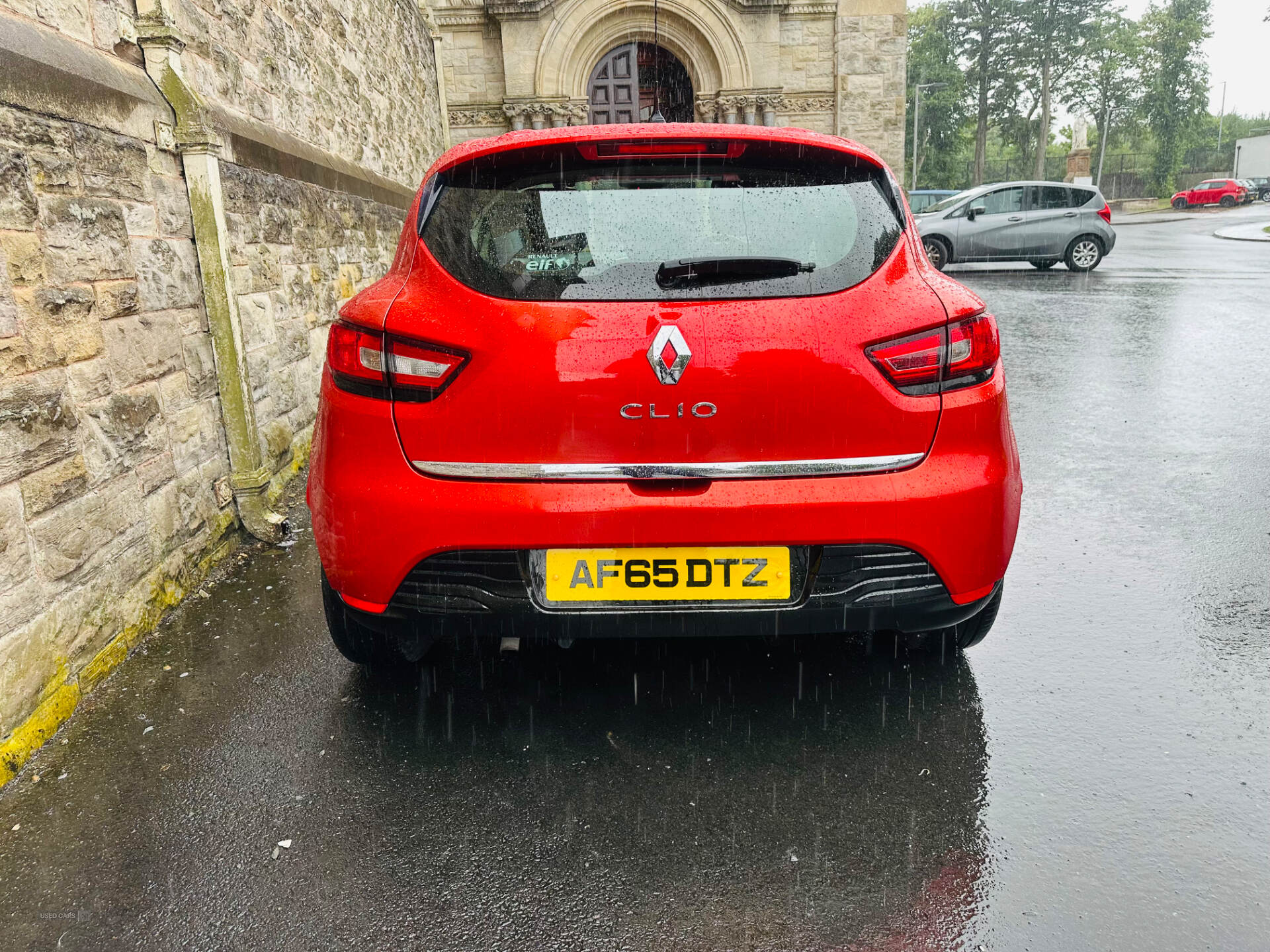 Sep 2015 Renault Clio 1.2 16V Dynamique Nav 5dr