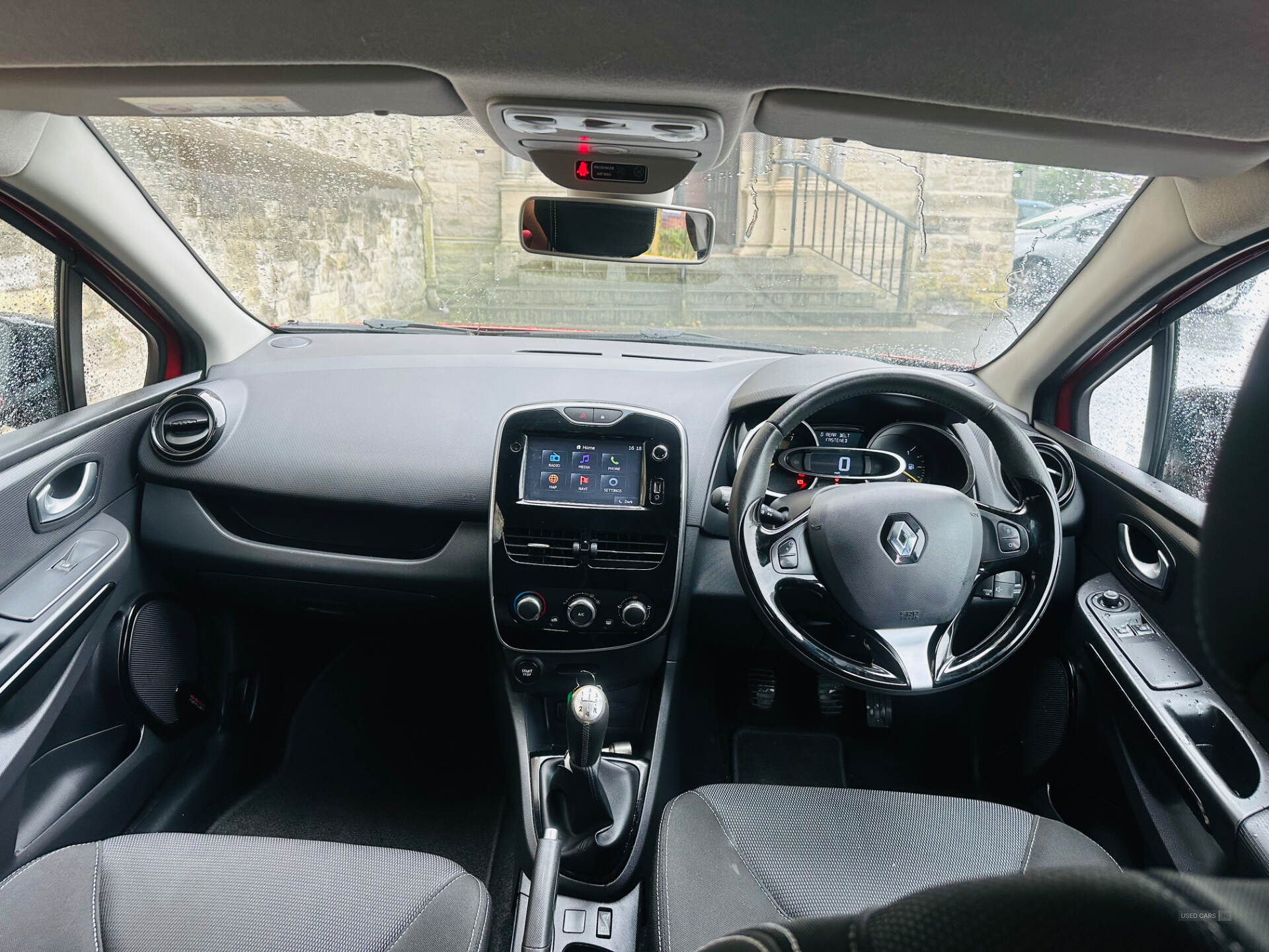 Sep 2015 Renault Clio 1.2 16V Dynamique Nav 5dr