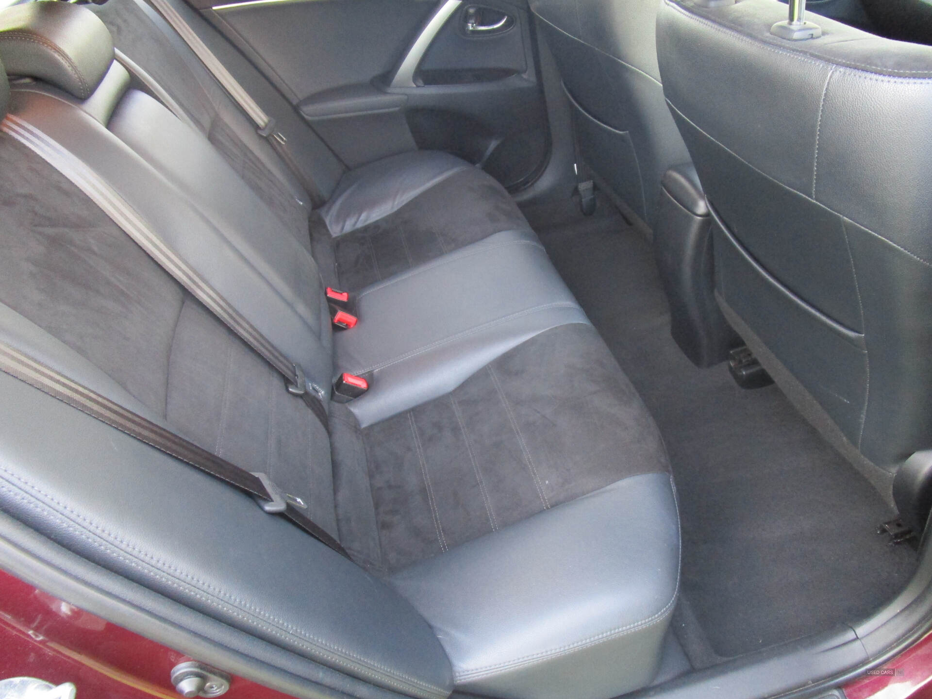 Mar 2014 Toyota Avensis 2.0 D-4D Icon Business Edition 5dr