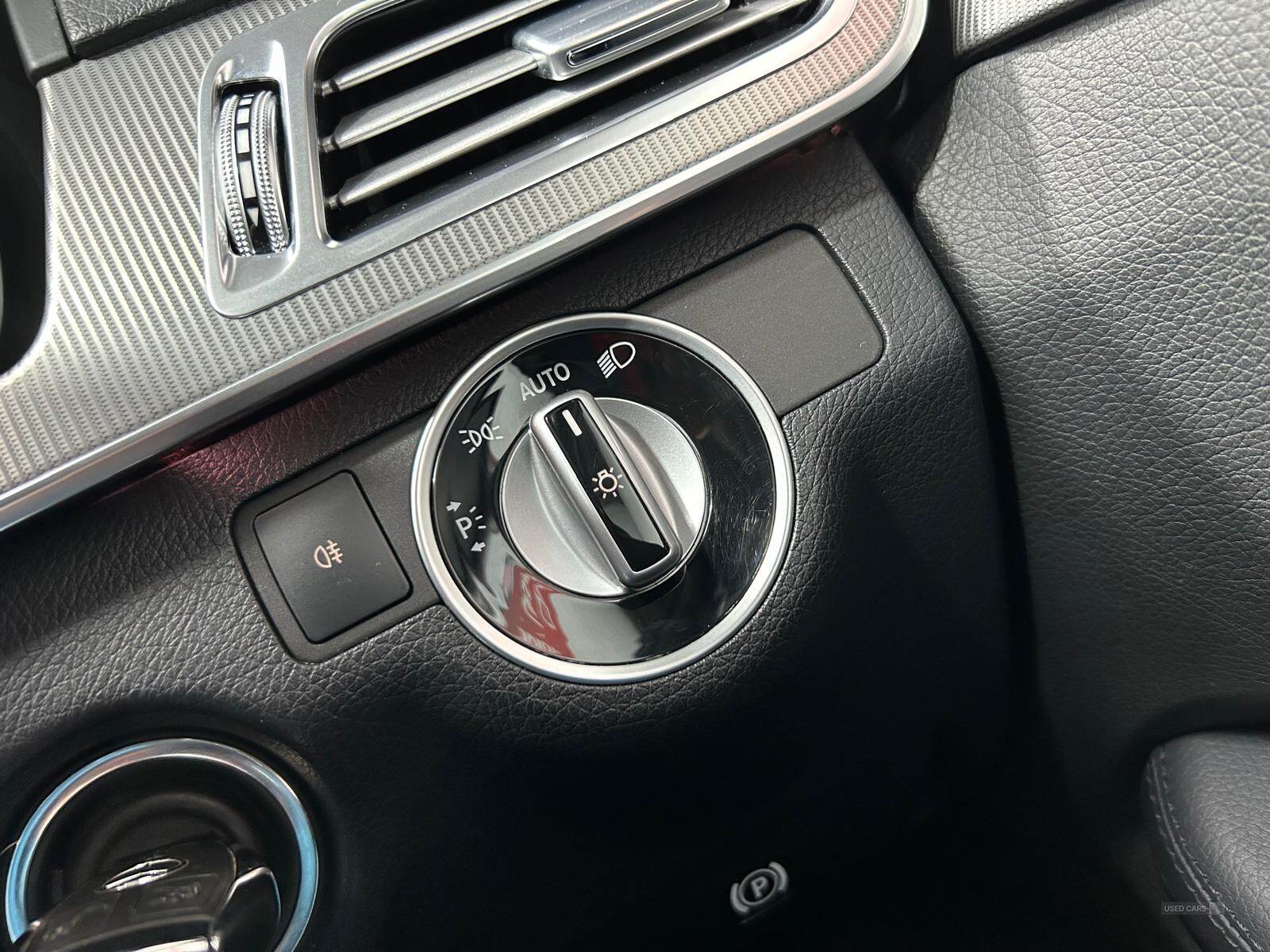Jan 2016 Mercedes E-Class E220 BlueTEC SE 4dr 7G-Tronic