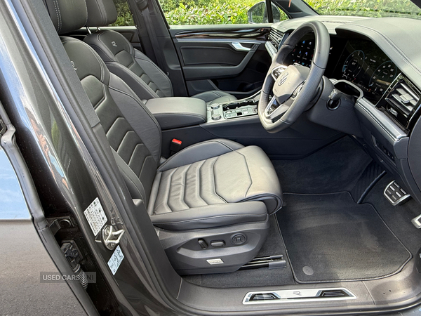 Volkswagen Touareg DIESEL ESTATE in Down