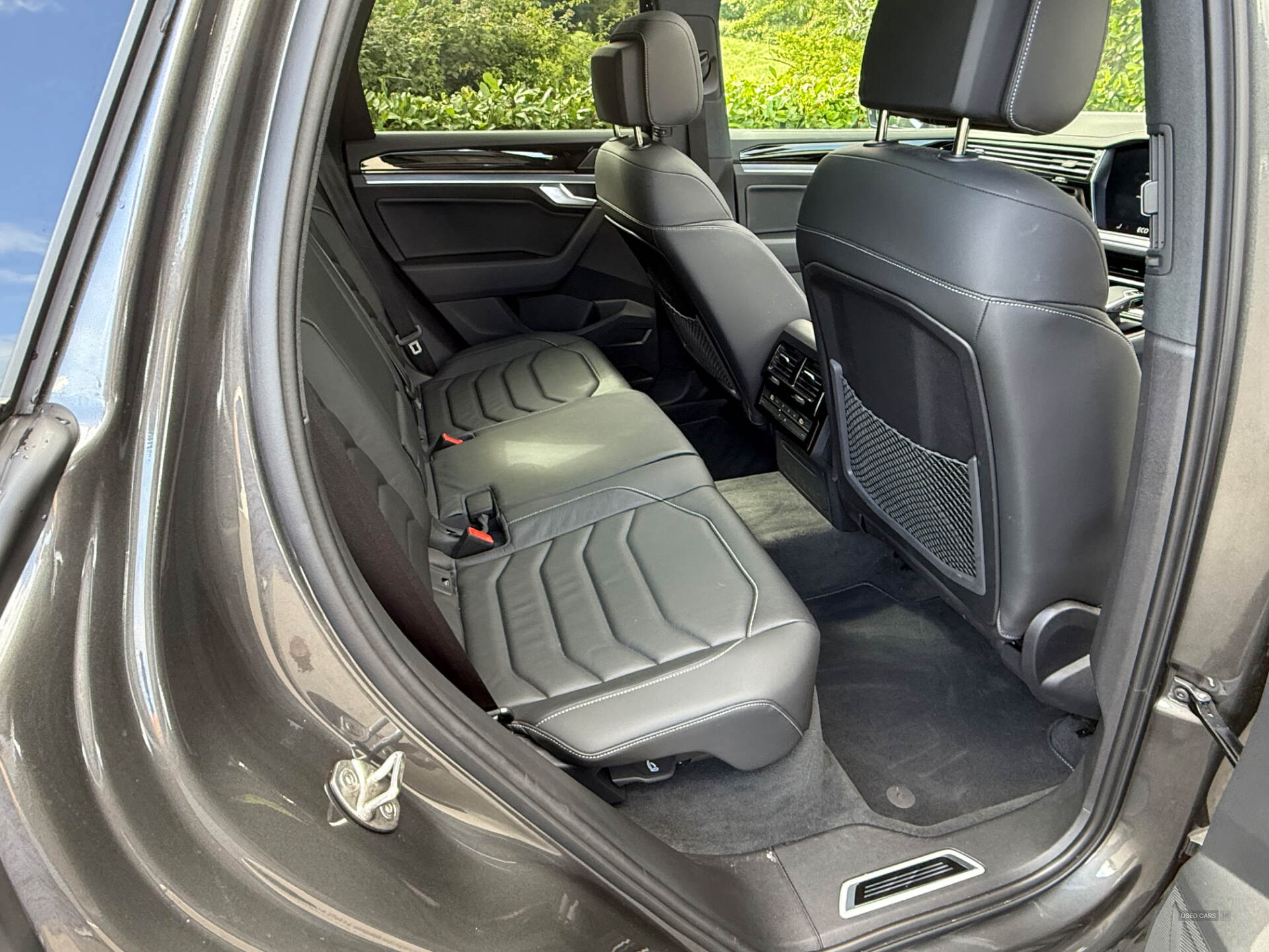 Volkswagen Touareg DIESEL ESTATE in Down