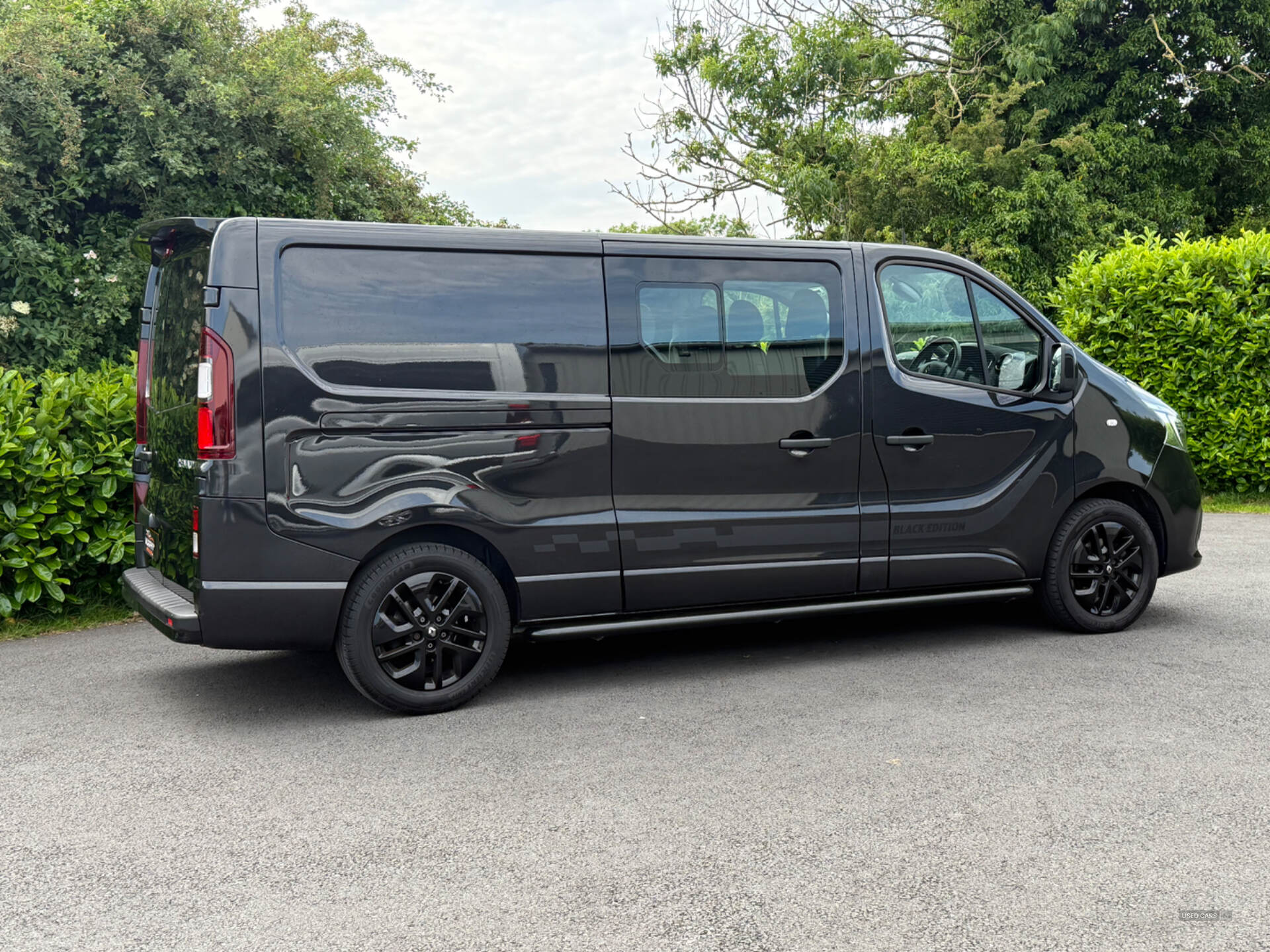 Jun 2021 Renault Trafic LL30 ENERGY dCi 170 Black Edition Crew Van EDC