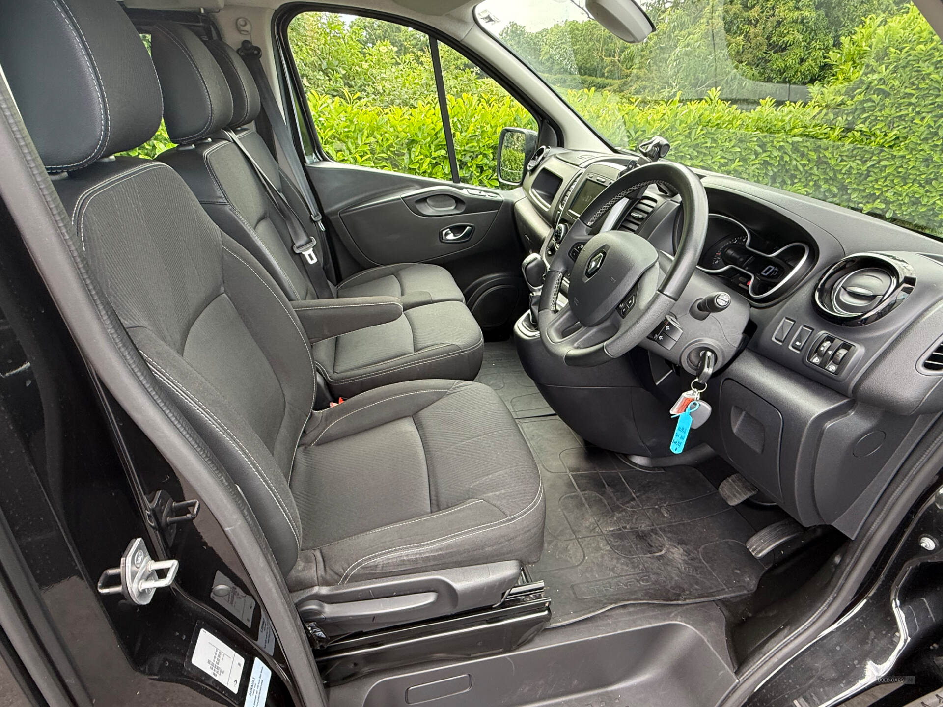 Jun 2021 Renault Trafic LL30 ENERGY dCi 170 Black Edition Crew Van EDC