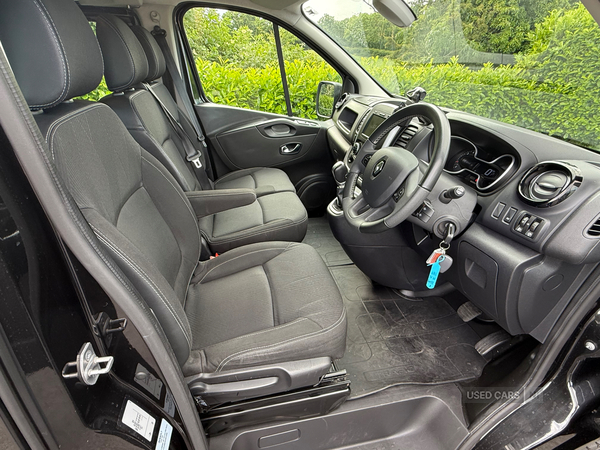 Renault Trafic LWB SPECIAL EDITION in Down