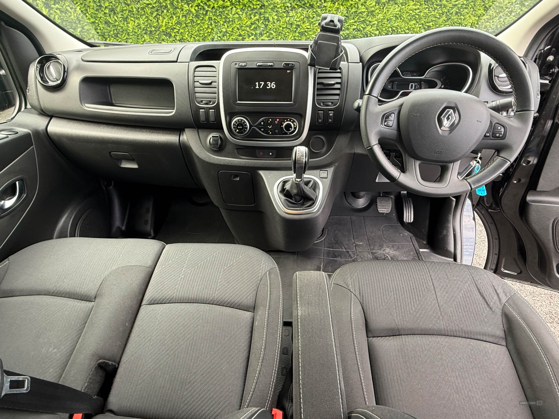 Jun 2021 Renault Trafic LL30 ENERGY dCi 170 Black Edition Crew Van EDC