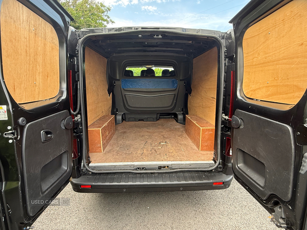 Renault Trafic LWB SPECIAL EDITION in Down