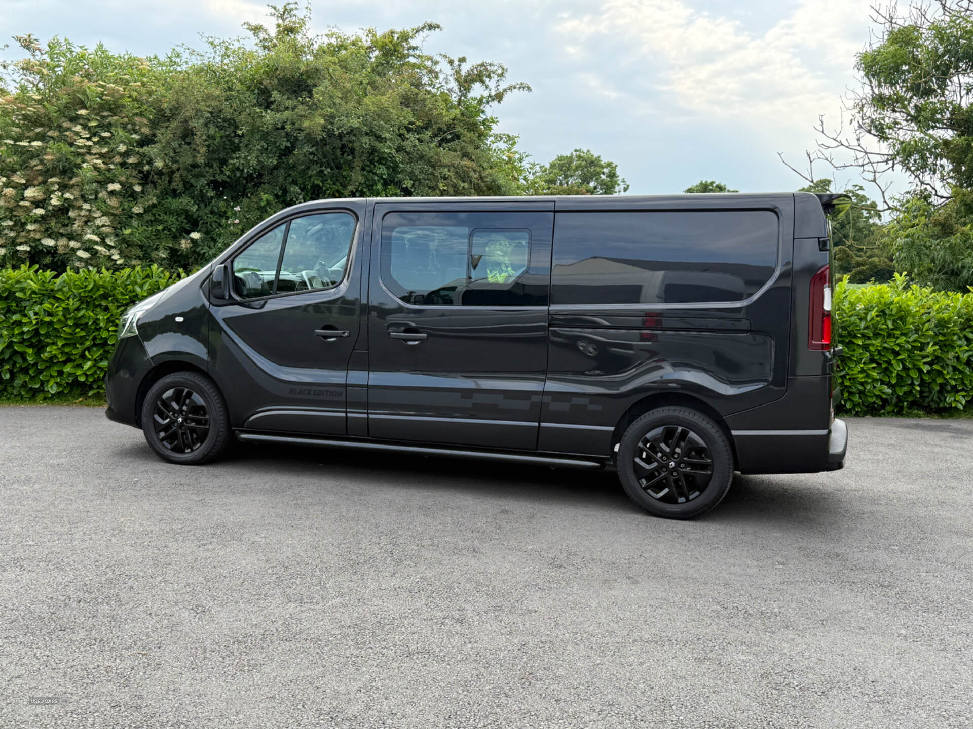 Jun 2021 Renault Trafic LL30 ENERGY dCi 170 Black Edition Crew Van EDC