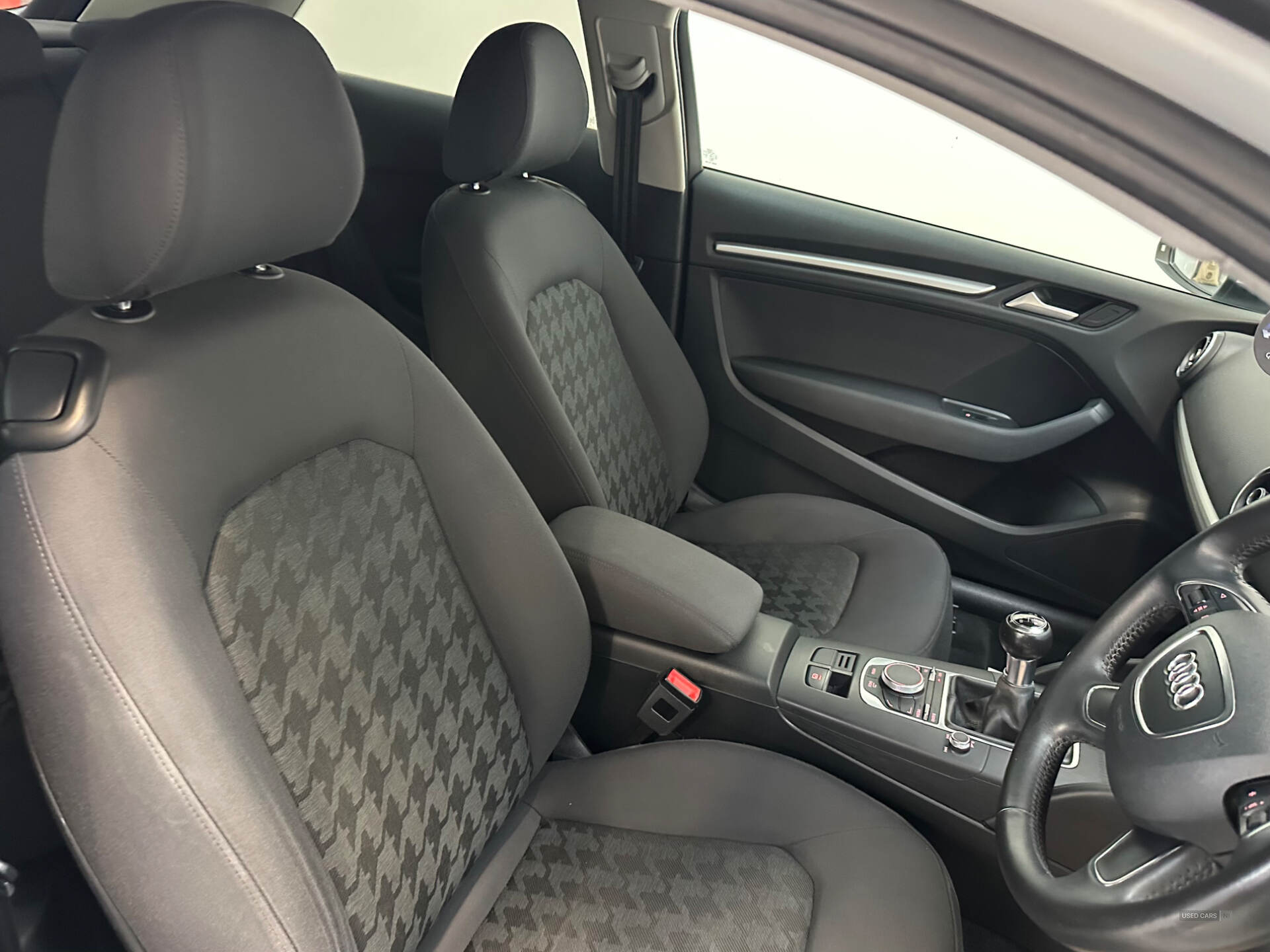 Apr 2016 Audi A3 1.6 TDI Ultra 110 SE Technik 3dr