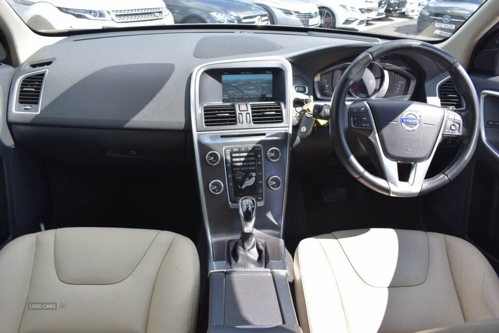 Jan 2015 Volvo XC60 D5 [215] SE Lux Nav 5dr AWD Geartronic