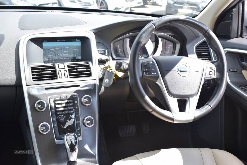 Jan 2015 Volvo XC60 D5 [215] SE Lux Nav 5dr AWD Geartronic