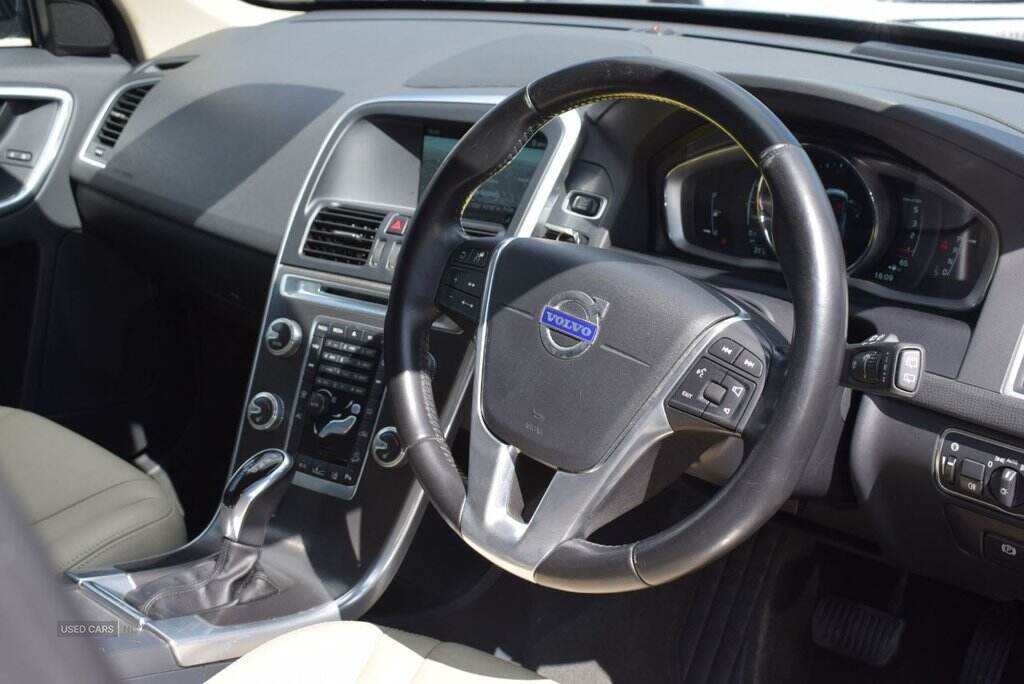 Jan 2015 Volvo XC60 D5 [215] SE Lux Nav 5dr AWD Geartronic