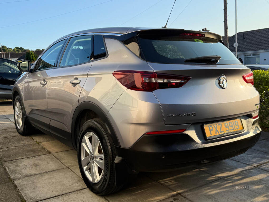 Jan 2022 Vauxhall Grandland X 1.5 Turbo D SE Premium 5dr