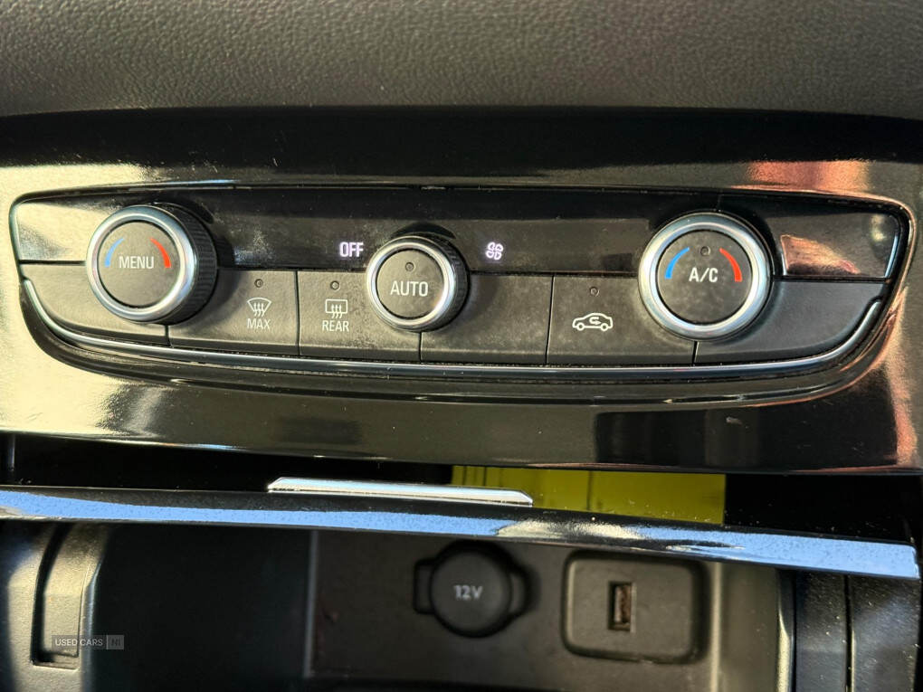 Jan 2022 Vauxhall Grandland X 1.5 Turbo D SE Premium 5dr