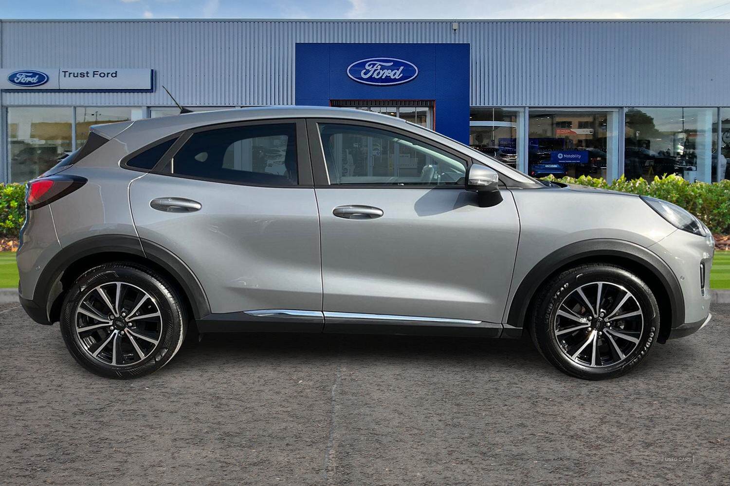 Apr 2023 Ford Puma 1.0 EcoBoost Hybrid mHEV Titanium 5dr