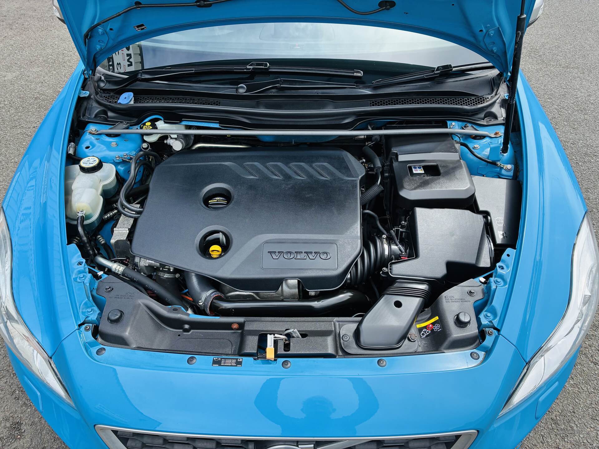 Jun 2012 Volvo C30 D2 [115] R DESIGN Lux 3dr