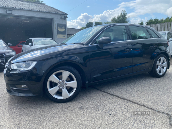 Audi A3 DIESEL SPORTBACK in Down