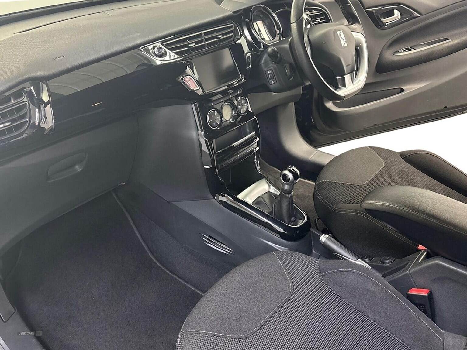 May 2018 DS DS3 1.2 Puretech 82 Connected Chic 3Dr