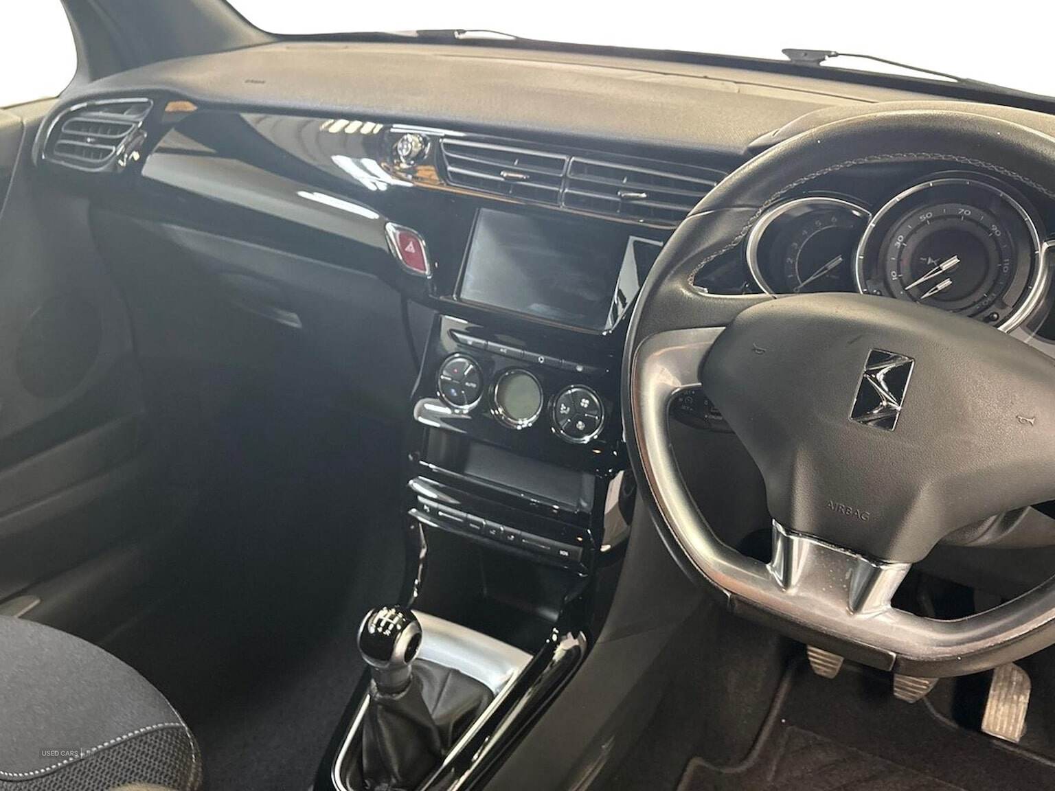 May 2018 DS DS3 1.2 Puretech 82 Connected Chic 3Dr