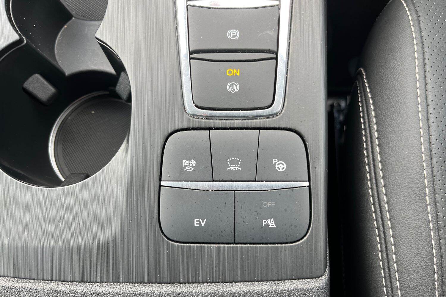 Feb 2024 Ford Kuga 2.5 PHEV Vignale 5dr CVT