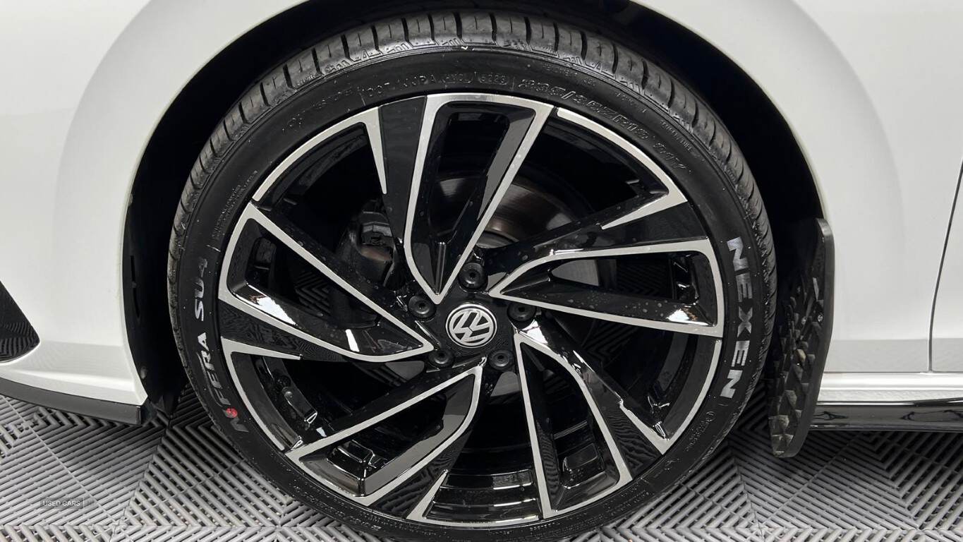 Mar 2021 Volkswagen Golf 1.5 eTSI 150 R-Line 5dr DSG