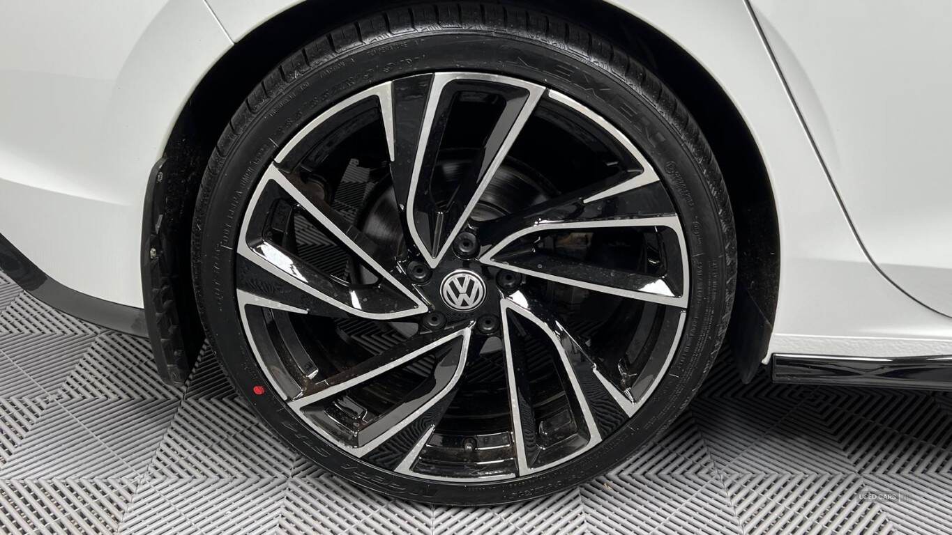 Mar 2021 Volkswagen Golf 1.5 eTSI 150 R-Line 5dr DSG