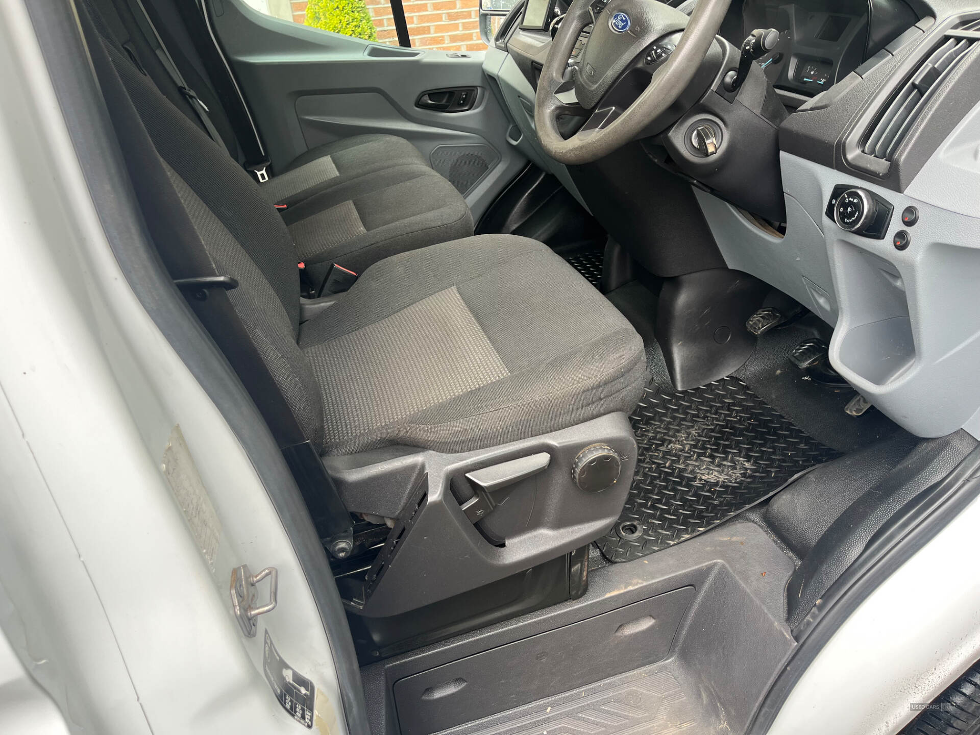 Ford Transit 350 L4 DIESEL FWD in Derry / Londonderry