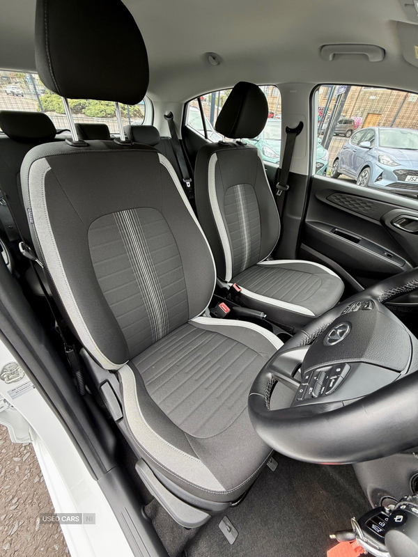 Hyundai i10 1.0 Petrol Manual in Down