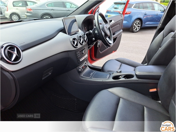 Mercedes B-Class HATCHBACK in Down