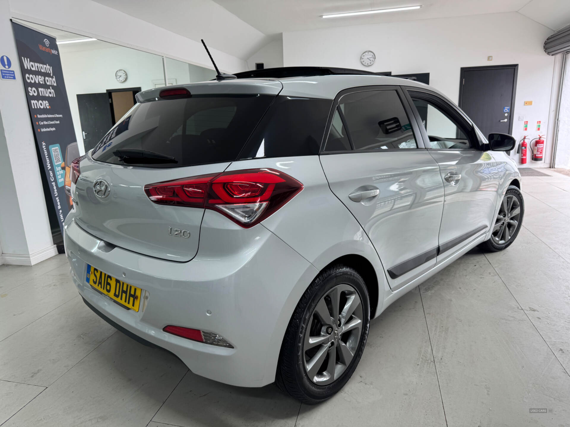 Hyundai i20 HATCHBACK in Down