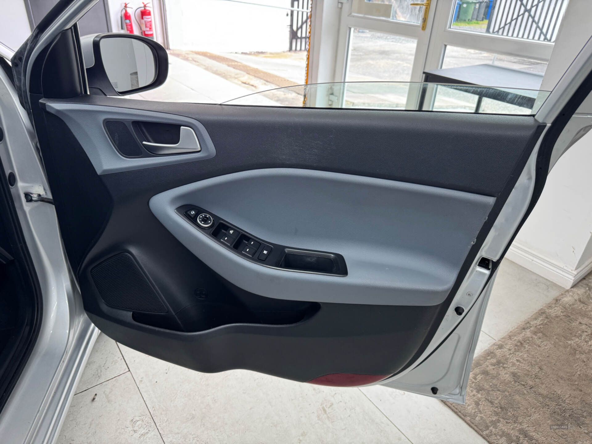 Hyundai i20 HATCHBACK in Down
