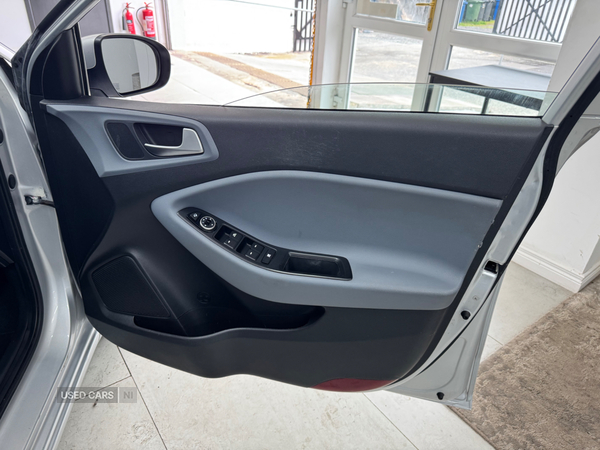Hyundai i20 HATCHBACK in Down