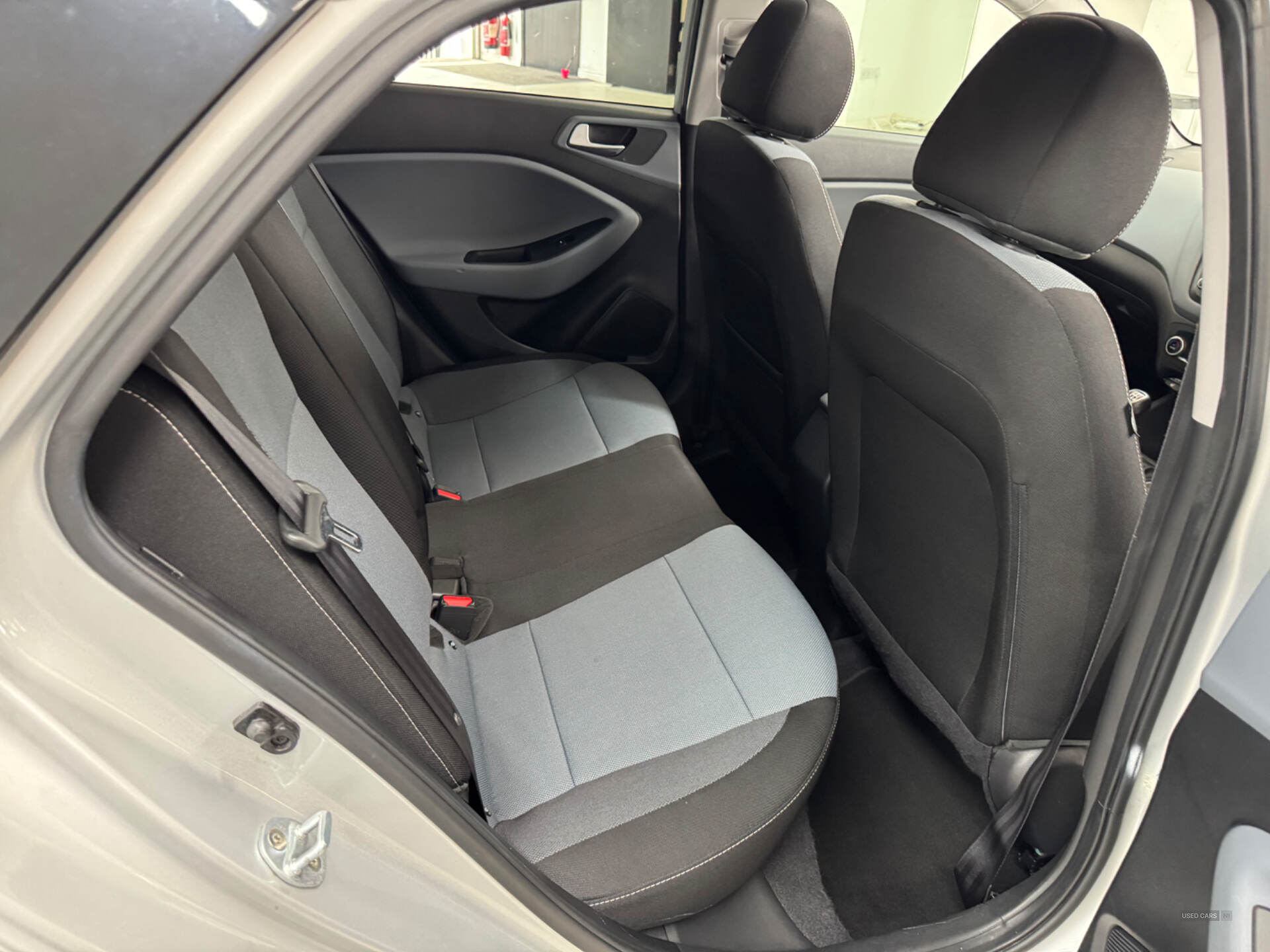 Hyundai i20 HATCHBACK in Down