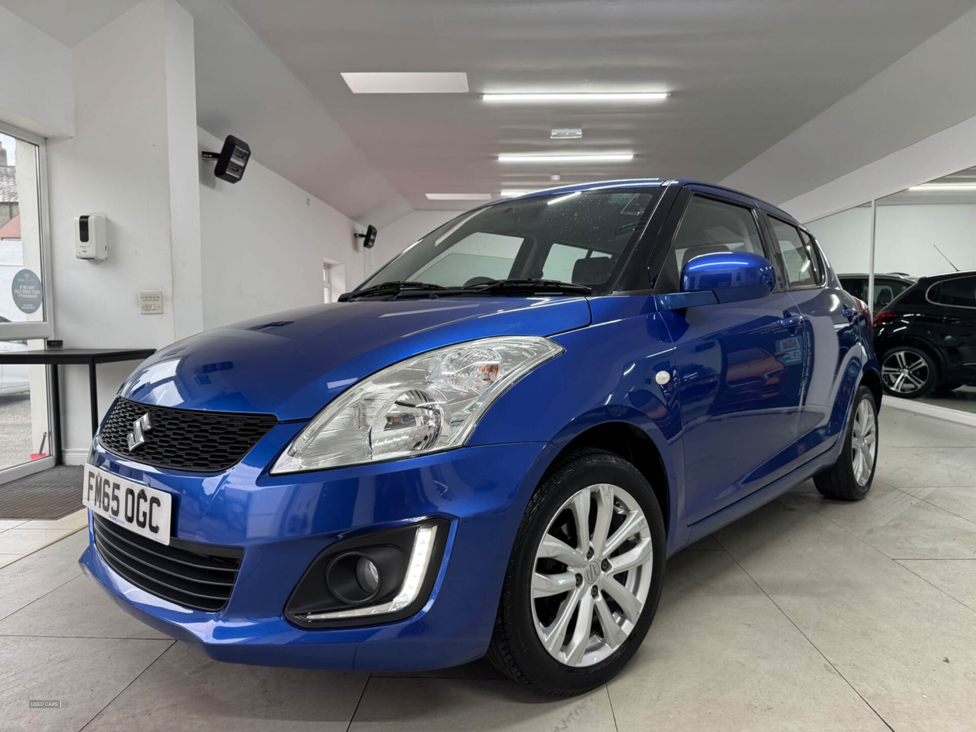 Suzuki Swift HATCHBACK in Down