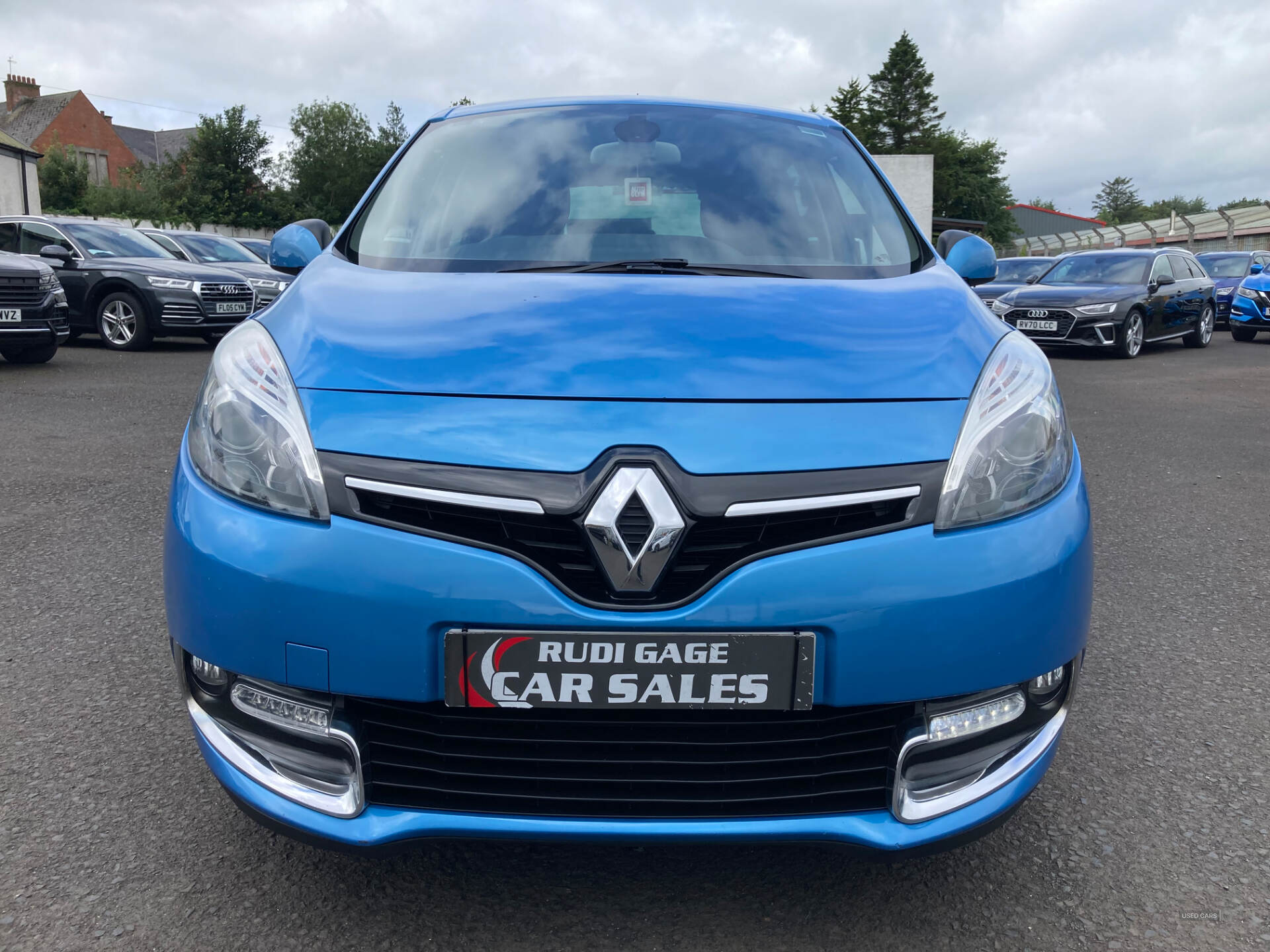 Renault Scenic DIESEL ESTATE in Antrim