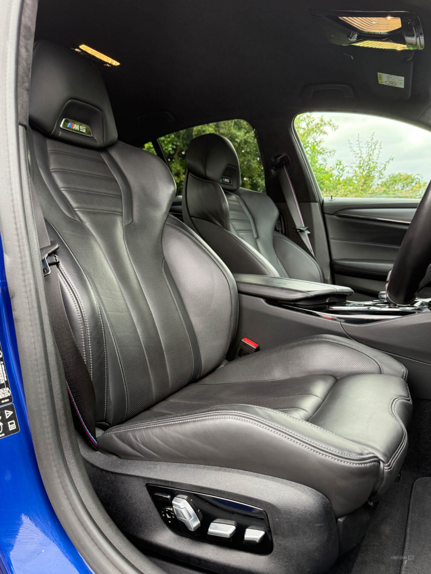 BMW M5 SALOON in Down