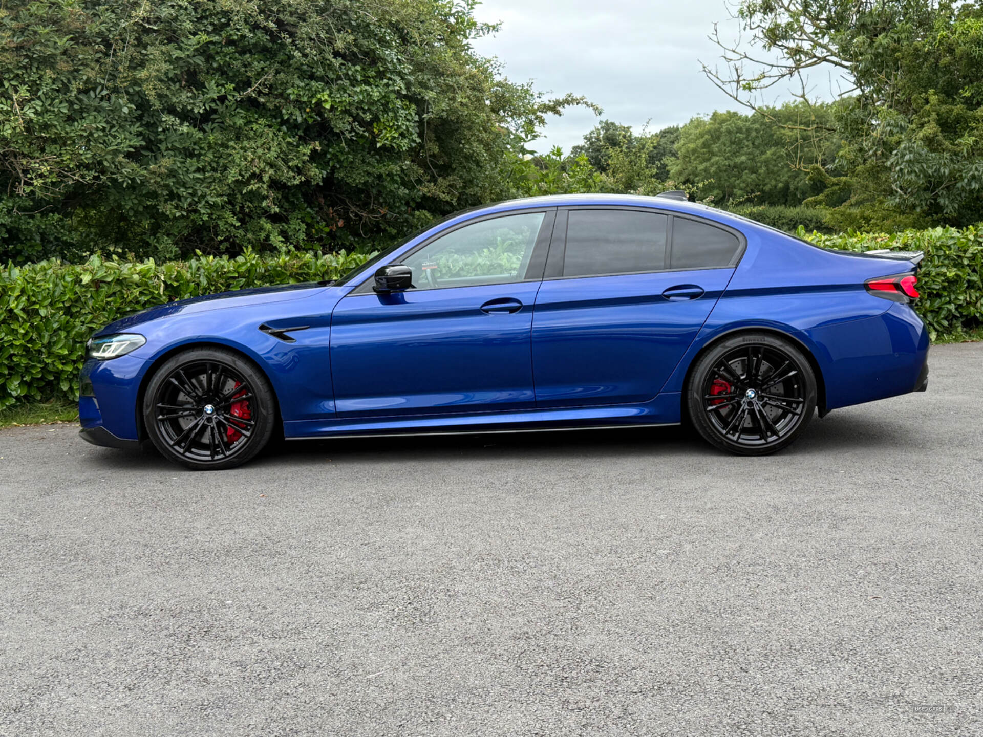 BMW M5 SALOON in Down