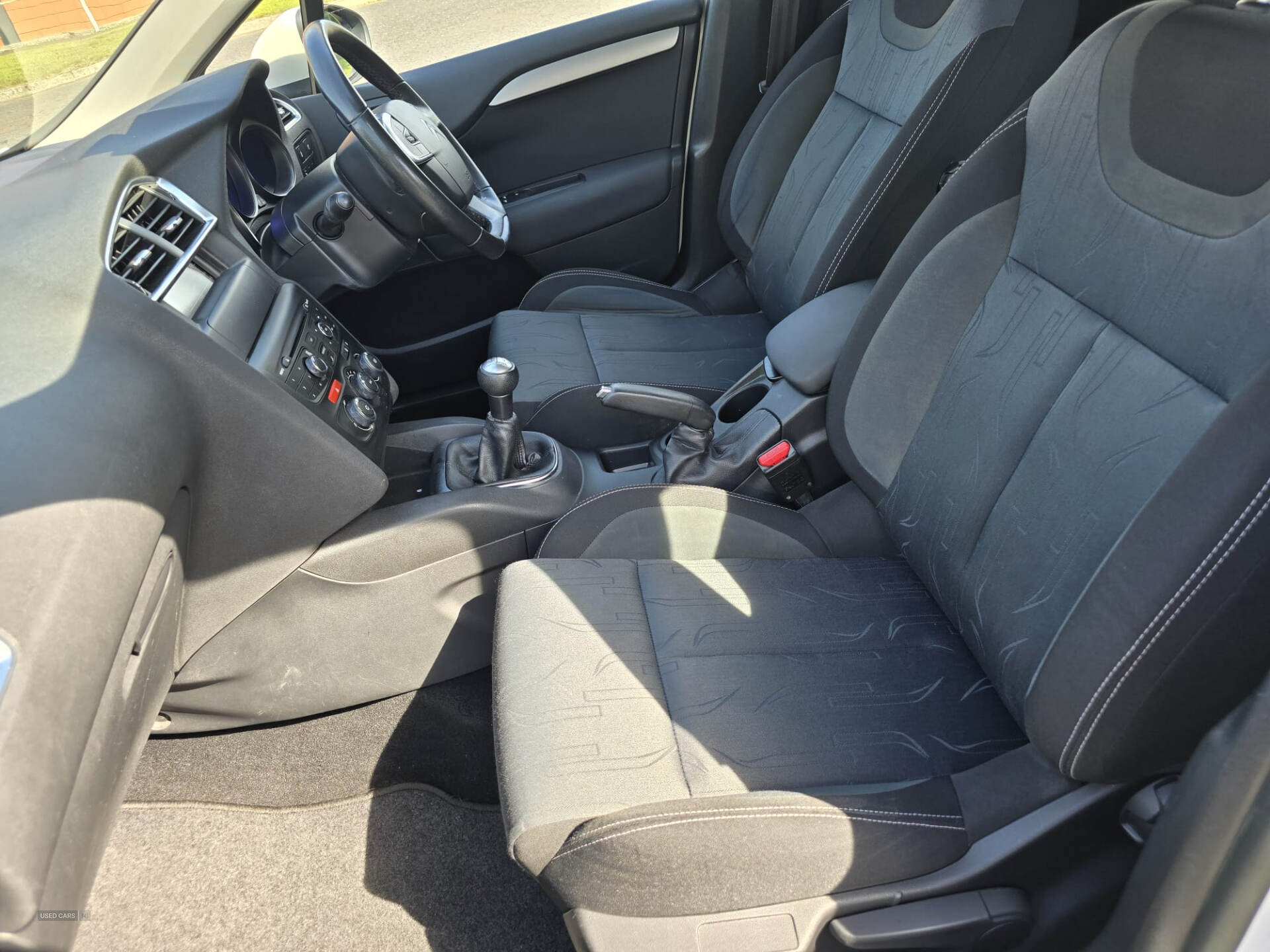 Citroen C4 HATCHBACK in Down