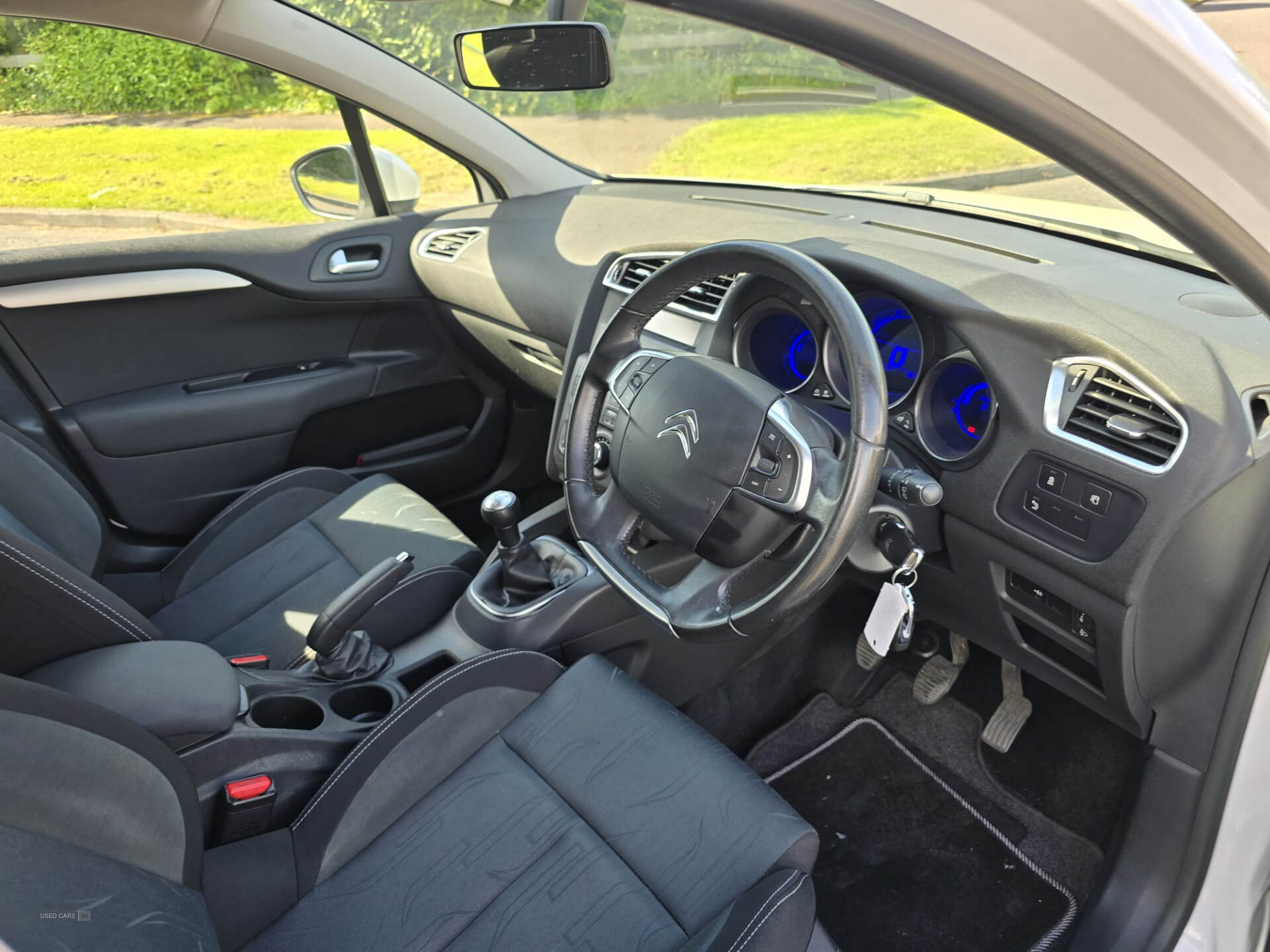 Citroen C4 HATCHBACK in Down