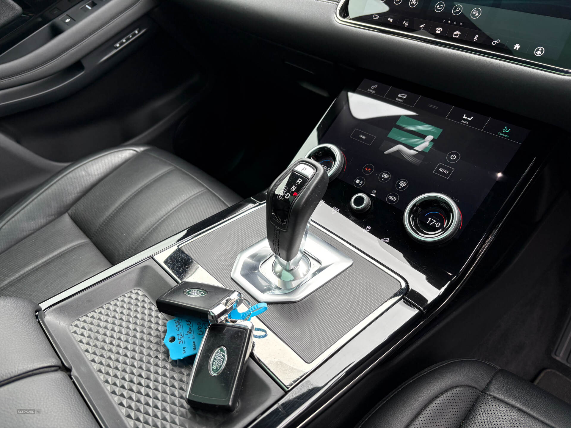 Land Rover Range Rover Evoque DIESEL HATCHBACK in Down