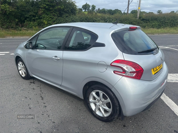 Peugeot 208 HATCHBACK in Down
