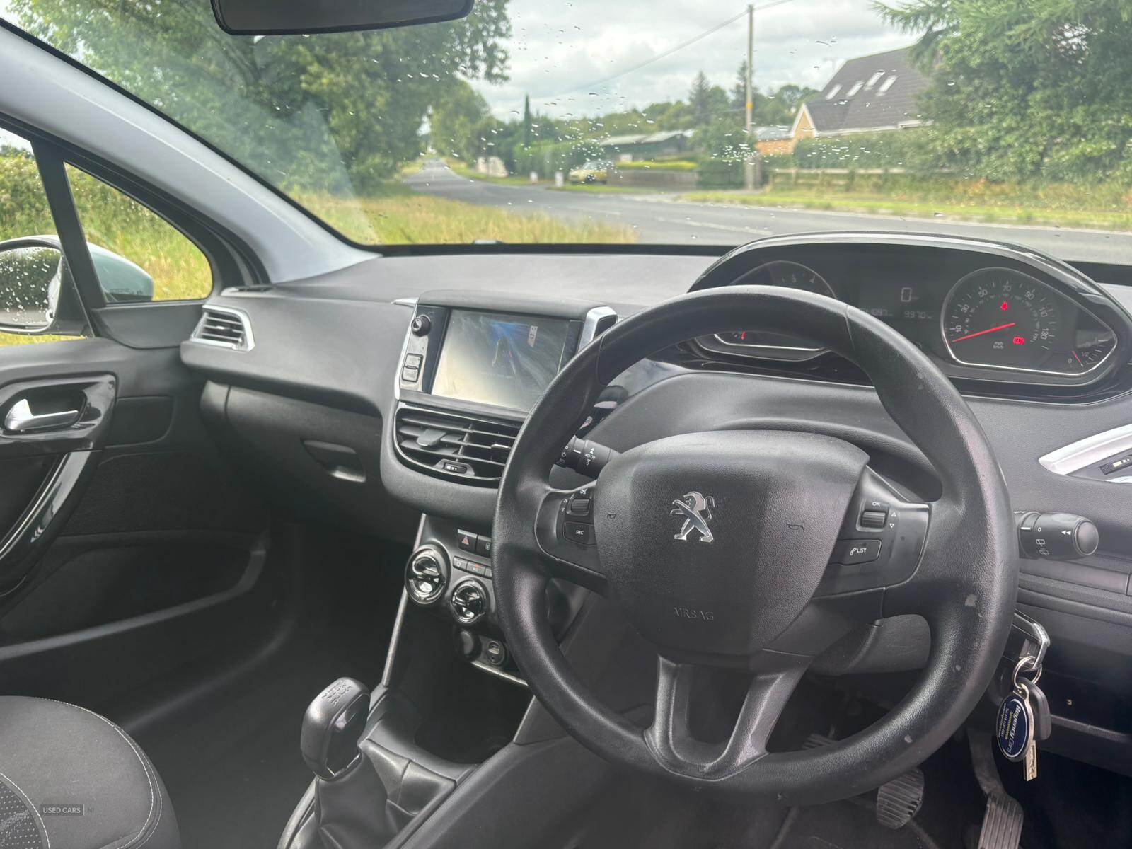 Peugeot 208 HATCHBACK in Down