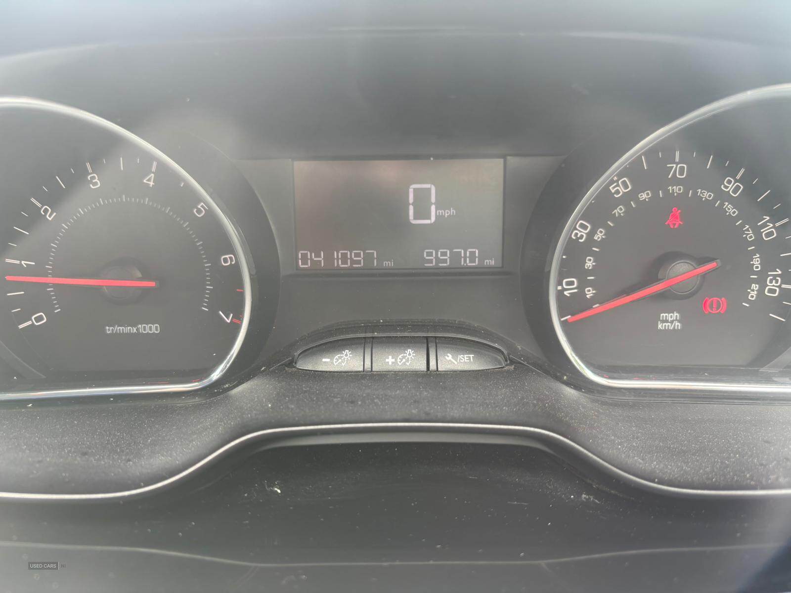 Peugeot 208 HATCHBACK in Down