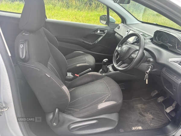 Peugeot 208 HATCHBACK in Down