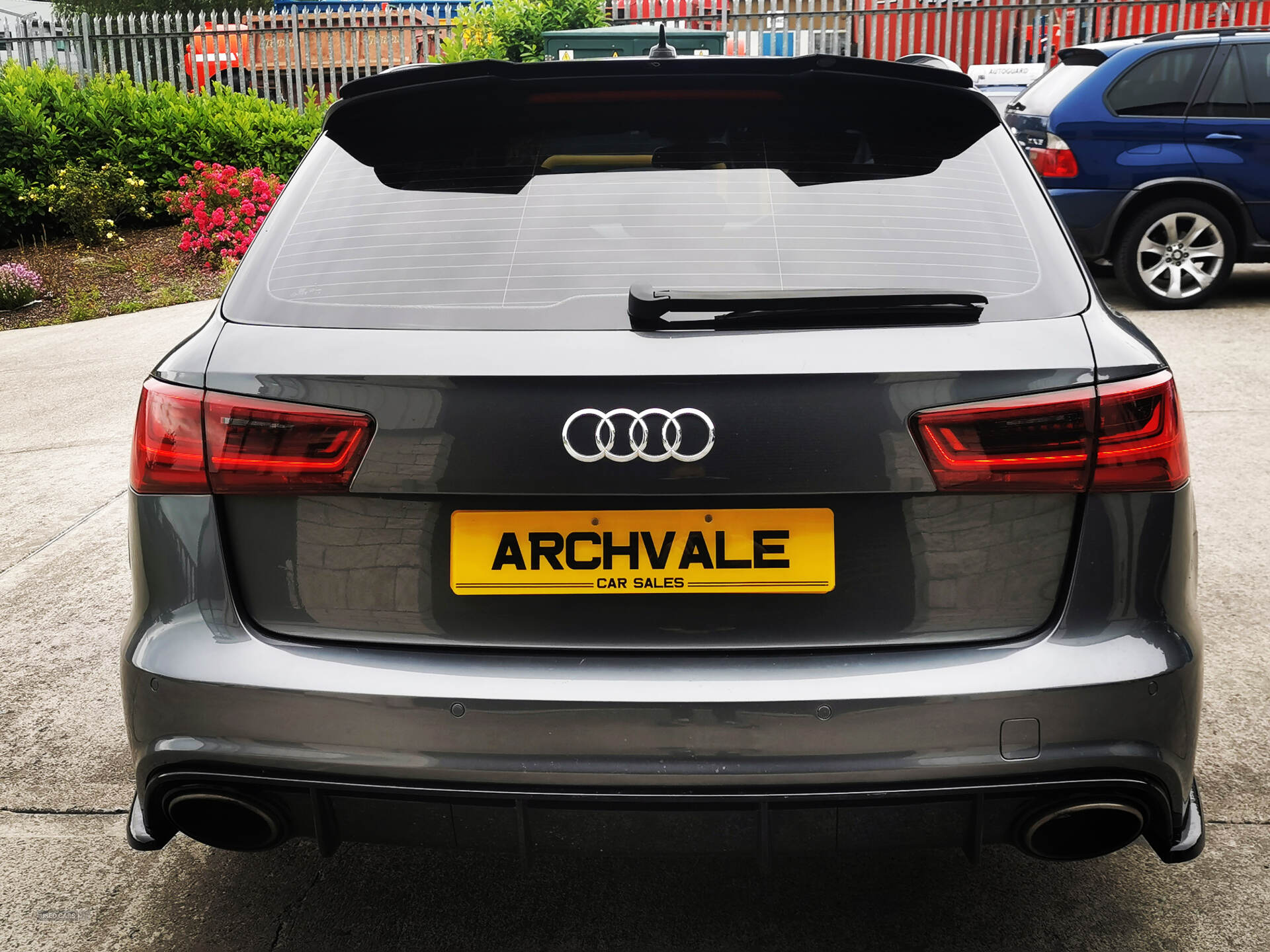 Audi RS6 AVANT in Down